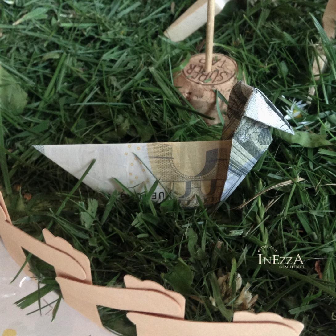 Geldgeschenk Gartenstühle basteln - Origami-Ente